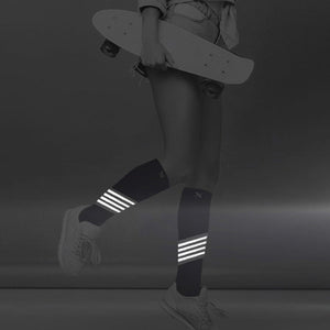 Extreme Fit - RUN+ ULTRA V-STRIPED REFLECTIVE - ATHELTIC GRADE COMPRESSION SOCKS - KNEE-LENGTH